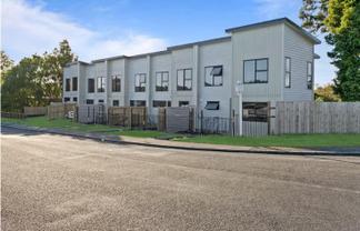 A-E/1 Pinotage Place, Kumeu