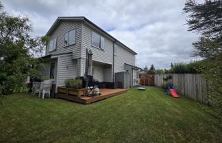 6 Mill Grove, Riverhead