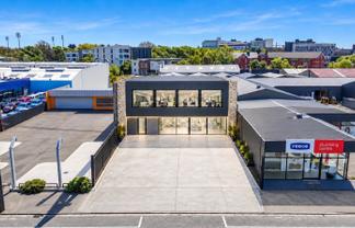 Refurbished office or retail on Moorhouse Ave