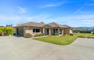 478 High Street South, Carterton