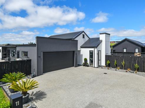 11 Manatika Road, Karaka
