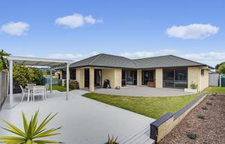 1 William Noel Place, Waikanae Beach