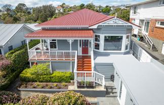 10 Reading Street, Karori
