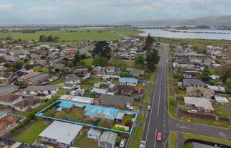 351 Breezes Road, Aranui