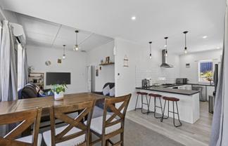 6D Burns Street, Westown