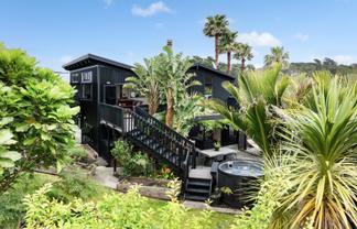 21 Grand View Road, Leigh