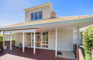 3a Central Park Drive, Te Atatu South