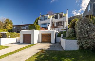 8B Wynyard Crescent, Fernhill