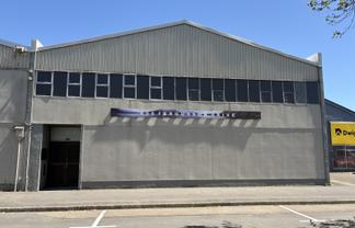 HIGH PROFILE WHOLESALE / RETAIL FOR LEASE – UPPER