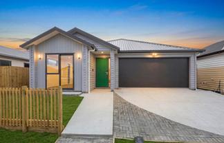 15 Tuwai Crescent, Papakura