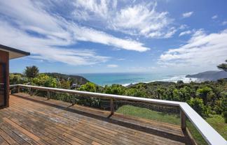 21 Te Ahuahu Road, Piha