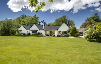 Lochiel - 105 Longlands Road West, Longlands