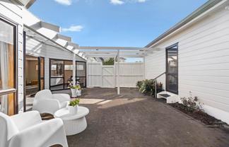 14A Albatross Road, Red Beach