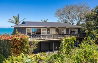 8 Marama Avenue, Surfdale