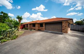 34 Ravenscourt Place, Huntington