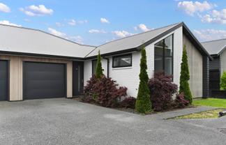 73B Houchens Road, Glenview