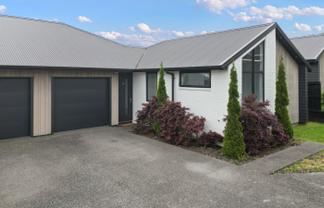 73B Houchens Road, Glenview