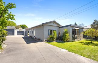 64 Cuffs Road, Wainoni