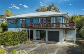 9 Tiri Road, Oneroa
