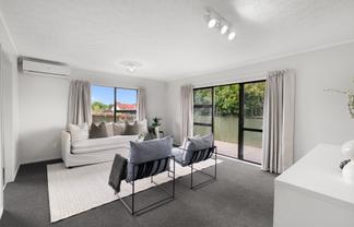 2/33 Vine Street, Mangere East