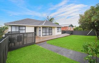 6 Cobham Crescent, Kelston