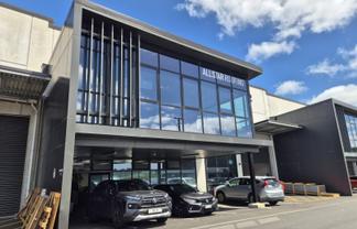 Well-located office with excellent on-site parking