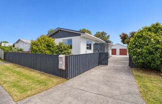 11 Makarini Street, Paraparaumu