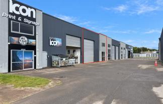 Papamoa warehouse on main arterial