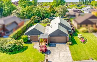 14 Thurlestone Place, Burnside