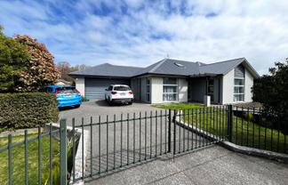 30 John Campbell Crescent, Hillmorton