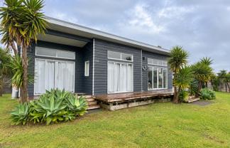 112 Karo Drive, Matarangi