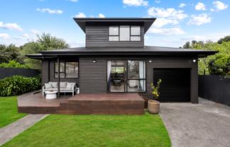 2/6 Newcastle Terrace, Mount Albert