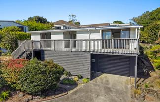 2/32 Kenneth Hopper Place, Manly