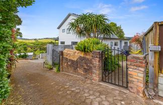 10 Lochinvar Place, Hairini