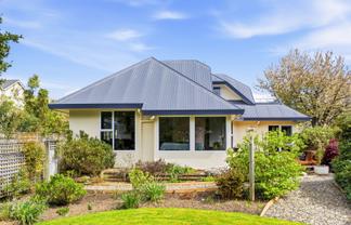 221 Helensburgh Road, Wakari