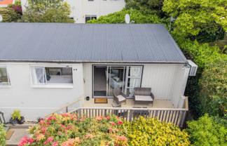 18D Garfield Ave, Roslyn