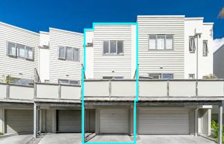 4/21 Hunters Park Drive, Three Kings