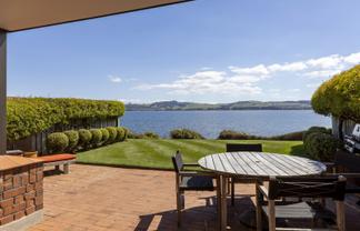 4/287 Lake Terrace, Two Mile Bay
