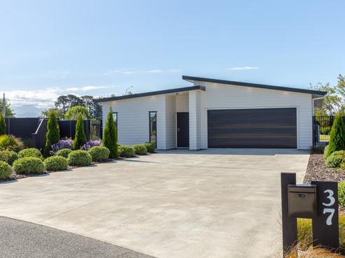 37 Marine Corps Drive, Solway