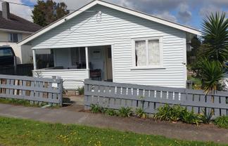 39 Puriri Street, Helensville