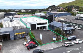 Refurbished Road Front 373sqm Warehouse
