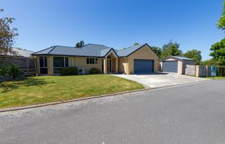 2 Hillview Place, Amberley