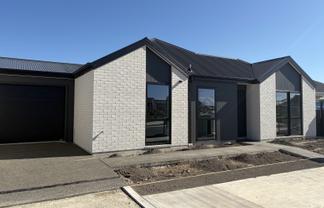7b Silvergrass Way, Rolleston