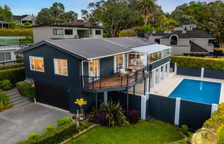 16 Burford Place, Mellons Bay
