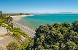 551 Rocks Road, Moana