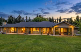 230 Hillview Road, Alexandra
