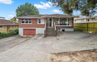 31 Kingdale Road, Henderson