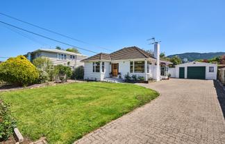 15 Palmer Crescent, Silverstream