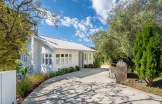 33 Island Bay Road, Beach Haven