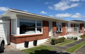 2/3 Otakau Road, Milford